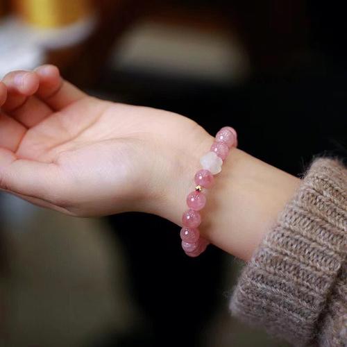 佩戴粉水晶招桃花是真的么