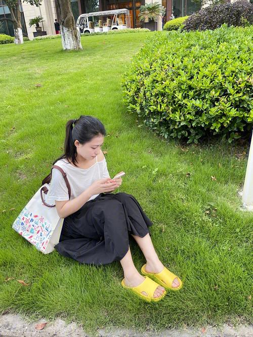 梦见孩子穿拖鞋上课好不好?