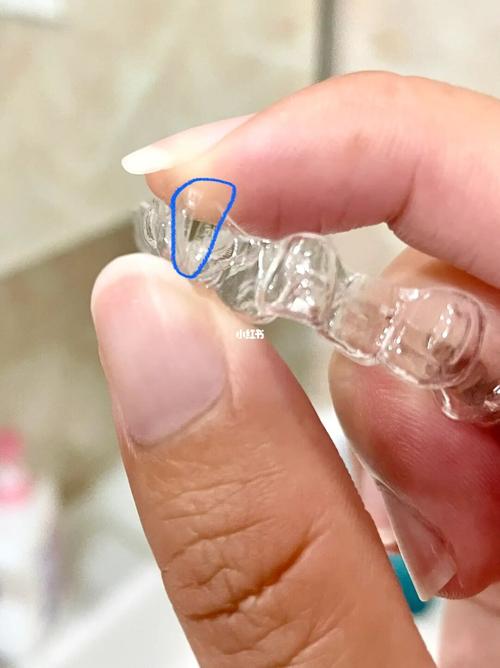 梦见牙套坏了