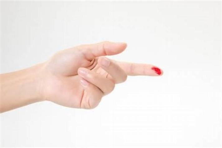 女人梦见自己手里拿刀有什么预兆