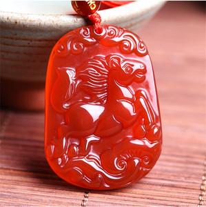 属马最会装什么