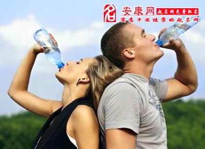 梦见喝水 饮水周公解梦,梦见喝水 饮水是什么意思?