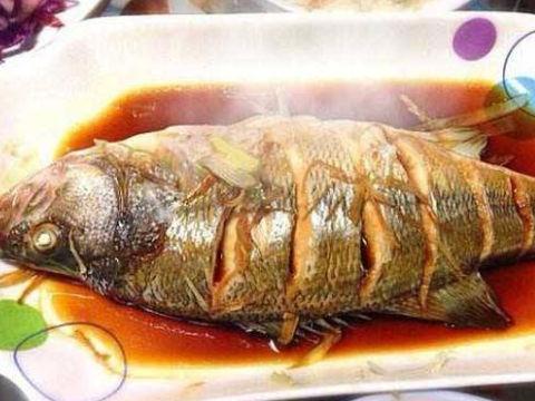 梦见自己吃熟鱼有何含义