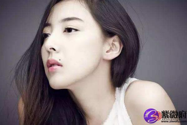 女人左边嘴角上方有痣