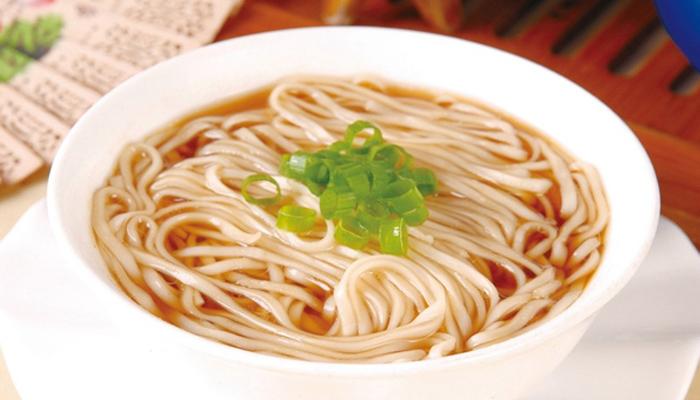 梦见面条太多,对人撒娇有好处