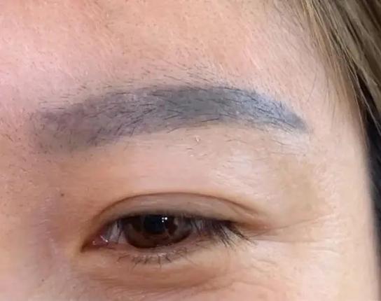 眉毛被火烧是运势