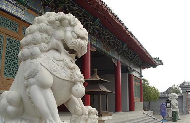 公司门口为何要放石狮子呢?