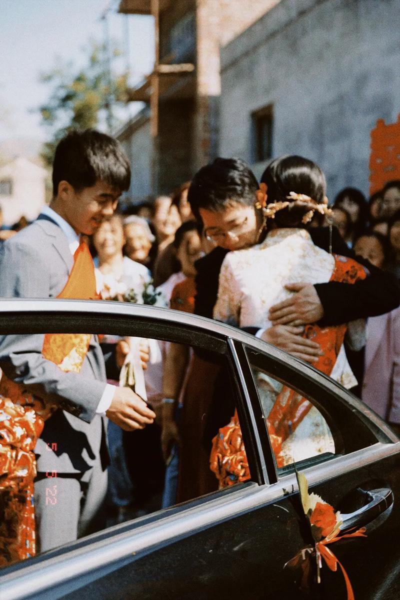 梦见自己结婚办酒席是什么意思