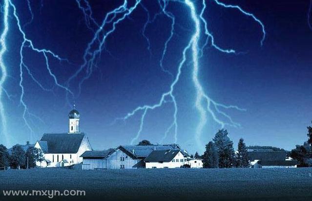 梦见雷劈大地是什么意思