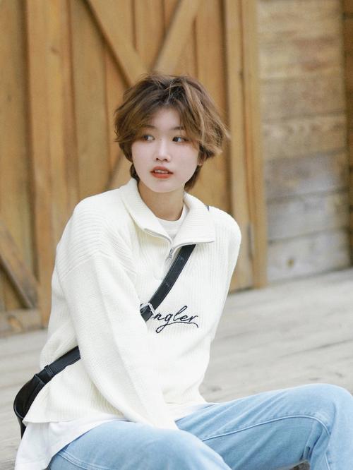 水瓶女多久换一次发型?