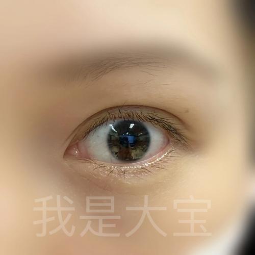 瞳孔颜色浅棕色面相