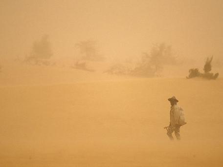 女人梦见沙尘暴是什么意思