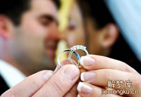 梦见送戒指怎么回事