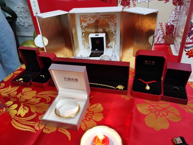 梦见自己很突然的订婚什么意思