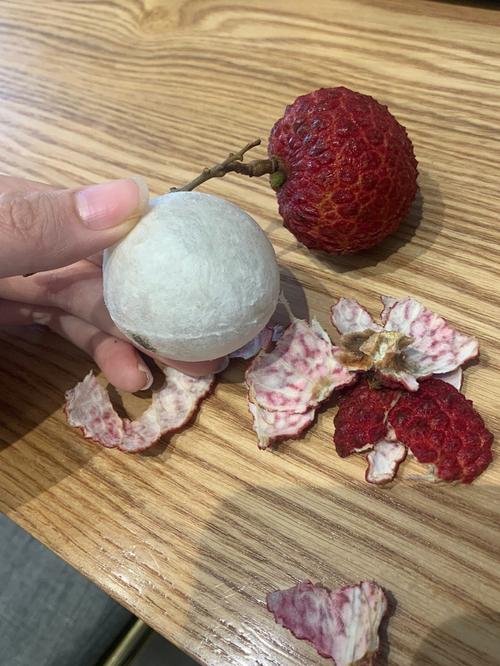 梦见剥荔枝