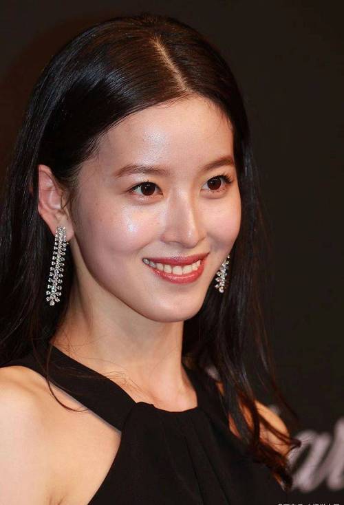 从面相看奶茶妹妹婚姻幸福的原因