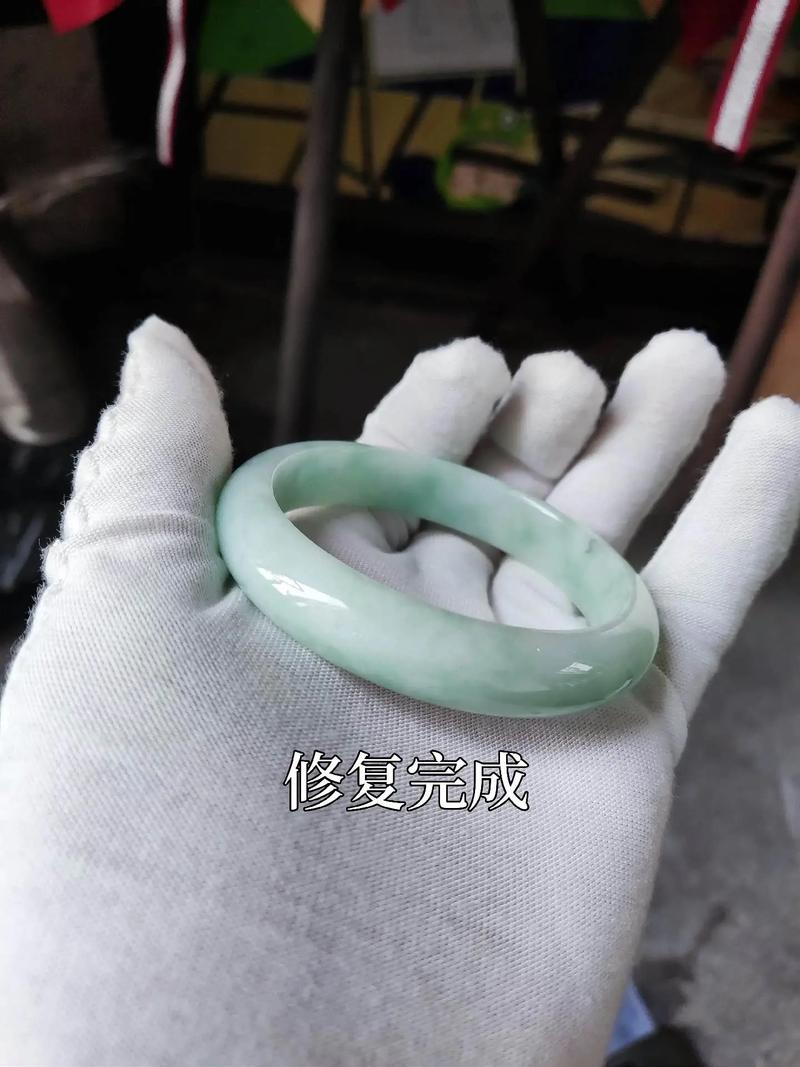 梦到玉镯断了怎么回事