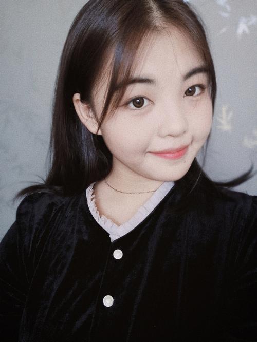 水瓶女尴尬聊天,怎么样跟暗恋的水瓶座女聊天