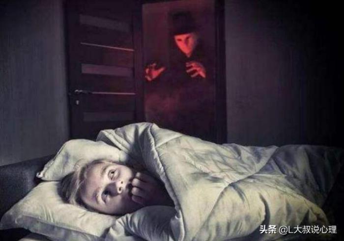 梦见亲人被电死了,梦见自家西面有人触电身亡