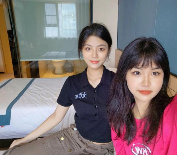 什么是假闺蜜面相