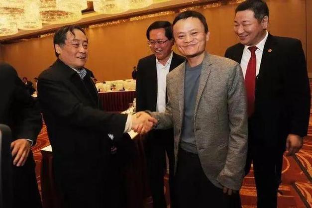 2016胡润百富榜,宗庆后招财面相解读