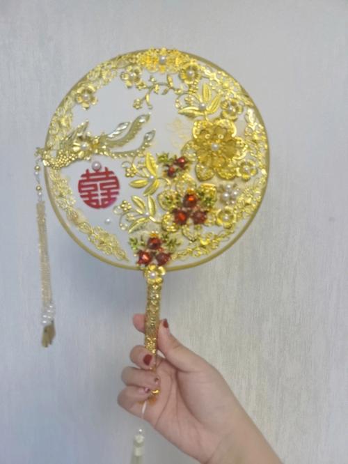 结婚团扇什么时候放下