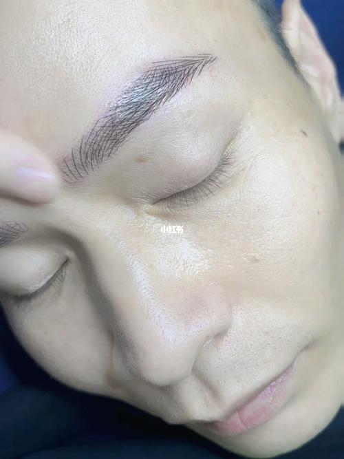 男人提运眉和聚财眉图