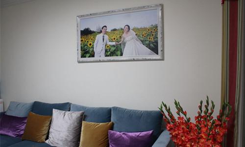 结婚照挂在卧室什么位置好，这样挂利于夫妻感情和谐