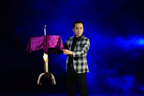 梦见魔术表演 变魔术怎么回事 梦见魔术表演 变魔术有什么预兆