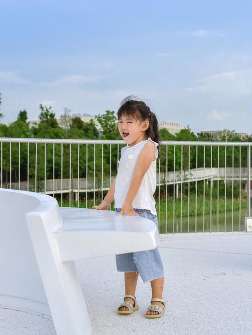单眼皮小孩非常的淘气?性格如何?