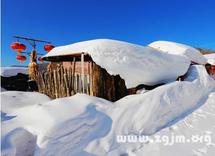 梦见屋里屋外都是雪