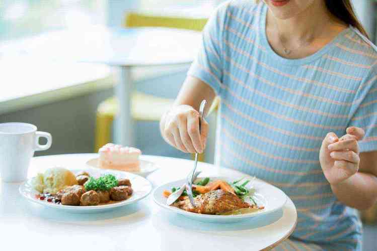孕妇梦见吃饭
