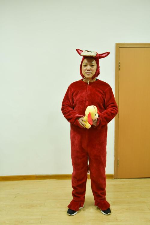 属马人拜年怎么穿衣服