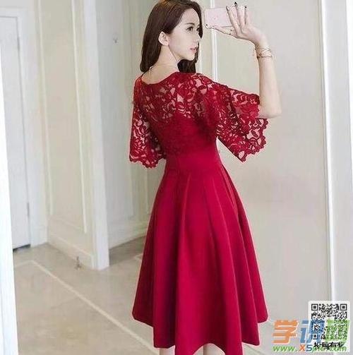 梦见妈妈穿着红色衣服
