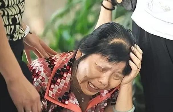 丈夫脸色苍白