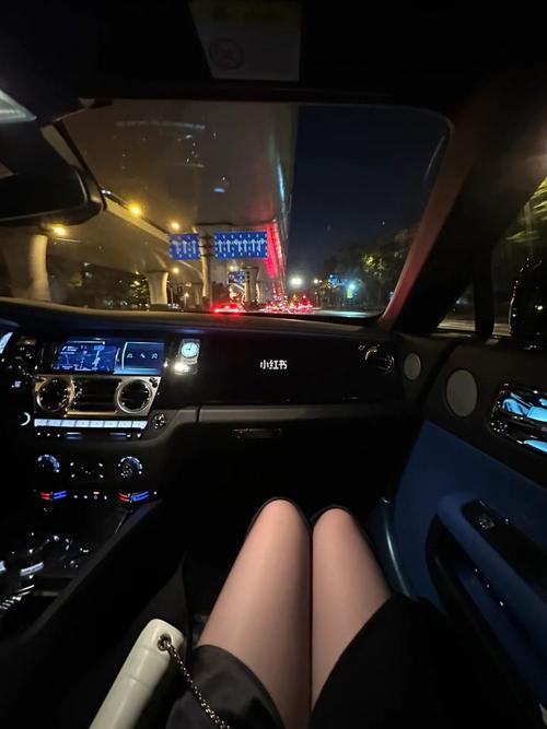 梦见坐豪车