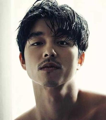 男人满脸胡子的说法