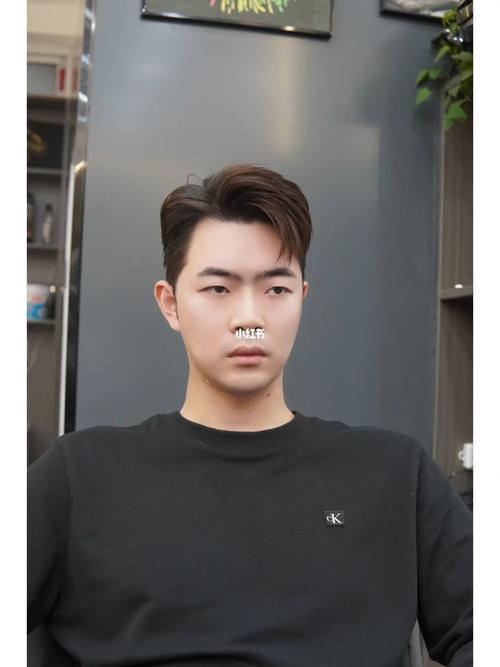 头发的偏分方向如何看人性情如何?