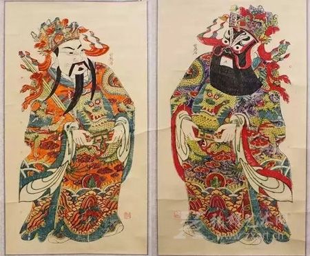 梦见门神拥抱自己