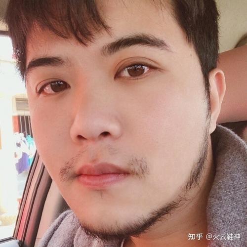 八字胡的男人的命运面相