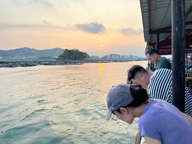 梦见妈妈骑的电动车跳河啦是什么意思