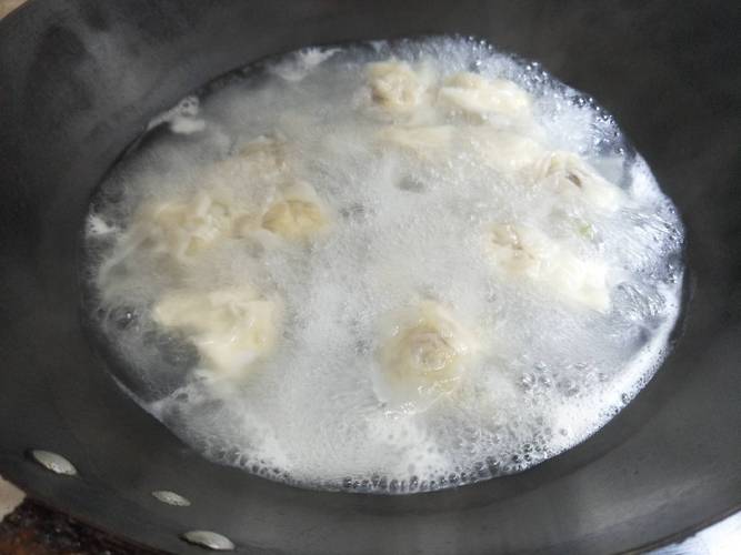 梦见煮了一锅馄饨