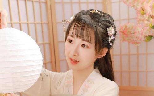 气质型 长的好看的生肖女
