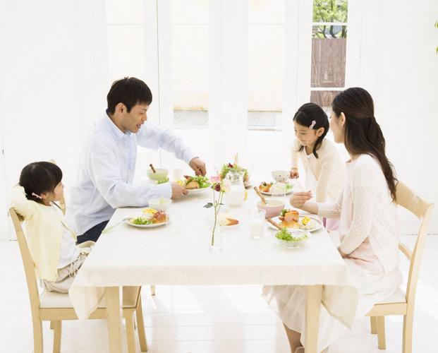 周公解梦梦见别人请我吃饭是什么意思