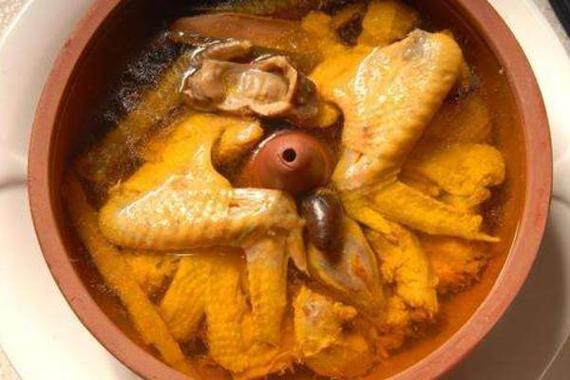 梦见吃鸡肉是生的
