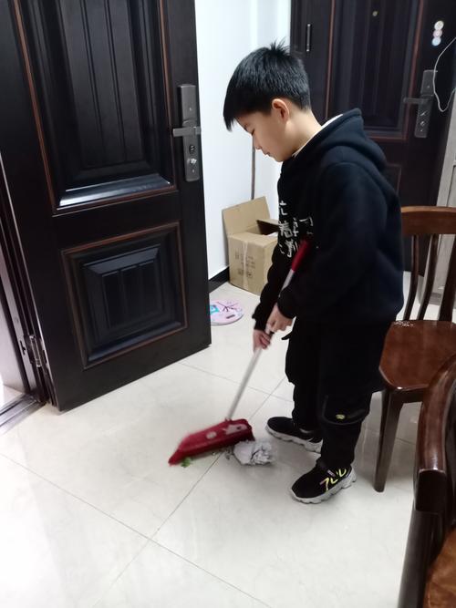 晚上扫地好不好