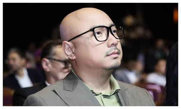 头生伏羲骨的演员与导演徐峥面相分析