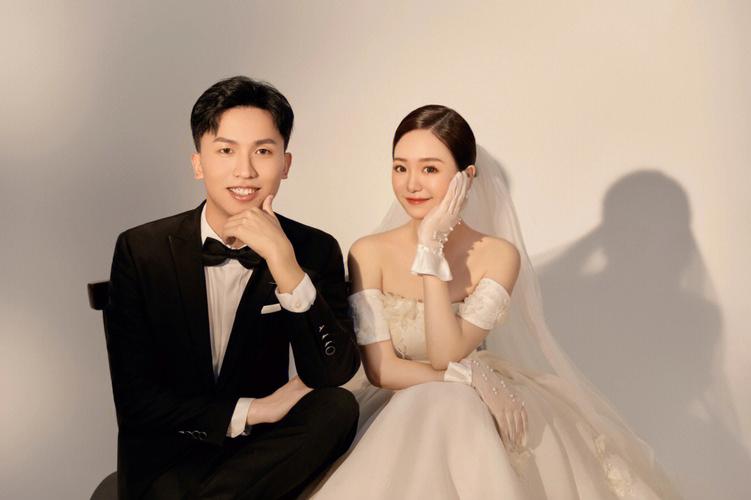 梦见别人的结婚照是什么意思