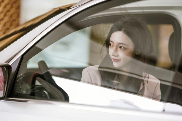 梦见自己开电车