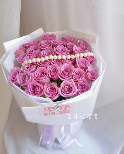 66支紫玫瑰的花语,66支紫玫瑰代表什么意思?